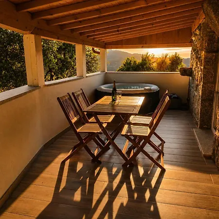 Hébergement de vacances Casa Cancelas, 2 Quartos, Rodeada De Natureza, Ponte da Barca